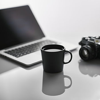 51爆料深度揭秘：猛料风波背后，当事人在公司会议室的角色极其令人意外